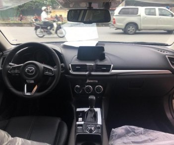 Mazda 3 1.5 AT 2018 - Cần bán xe Mazda 3 1.5 AT năm 2018, 689 triệu