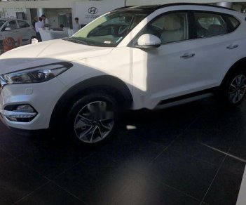 Hyundai Tucson 2018 - Bán ô tô Hyundai Tucson đời 2018, màu trắng, giá tốt