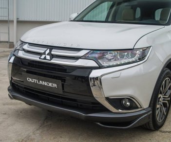 Mitsubishi Outlander CVT 2018 - Bán ô tô Mitsubishi Outlander CVT sản xuất 2018, màu trắng