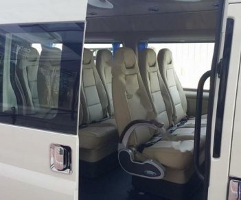 Ford Transit 2.4 Luxury 2016 - Bán ô tô Ford Transit 2.4 Luxury sản xuất năm 2016, màu trắng số sàn, giá chỉ 710 triệu