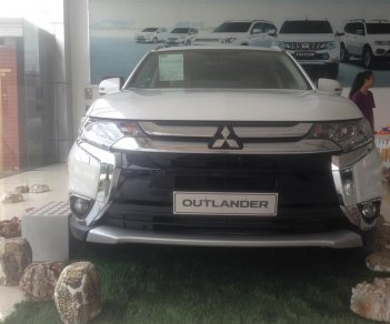 Mitsubishi Outlander CVT 2018 - Bán ô tô Mitsubishi Outlander CVT sản xuất 2018, màu trắng