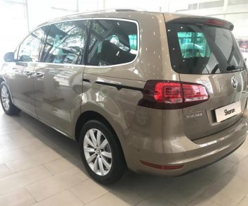 Volkswagen Sharan 2.0 TSI 2018 - Cần bán Volkswagen Sharan 2.0 TSI đời 2018, màu vàng, xe nhập