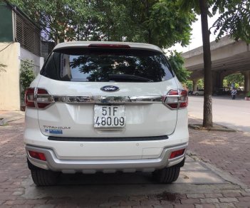 Ford Everest 2.2L 4x2 Titanium AT 2017 - Bán Ford Everest 2.2L 4x2 Titanium model 2018 siêu lướt