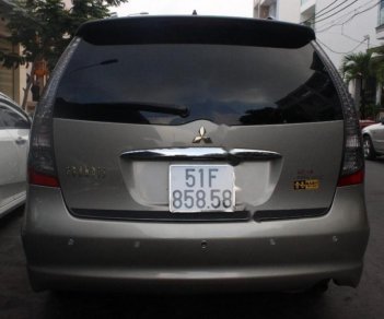 Mitsubishi Grandis 2006 - Cần bán xe Mitsubishi Grandis sản xuất 2006, màu vàng, nhập khẩu