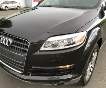 Audi Q7 2007 - Bán Audi Q7 màu nâu, full cao cấp và nhiều đồ chơi, cốp hít số tự động 6 cấp