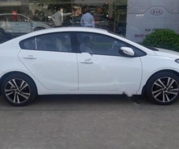 Kia Cerato 1.6 MT Base 2018 - Bán Kia Cerato 1.6 MT Base sản xuất 2018, màu trắng