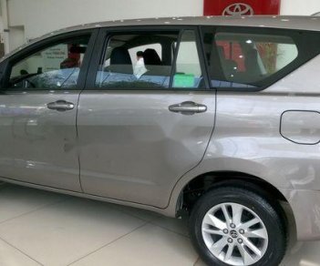 Toyota Innova 2018 - Cần bán Toyota Innova năm sản xuất 2018, màu bạc, giá tốt