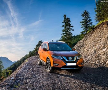 Nissan X trail 2.5 SV 4WD  2018 - Bán Nissan X trail 2.5 SV 4WD năm sản xuất 2018, màu vàng, giao xe sớm nhất miền Bắc