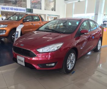 Ford Focus 2018 - Bán Ford Focus 2018, mới 100%, khuyến mãi lớn, giá rẻ, đủ các màu, tặng phụ kiện, hỗ trợ trả góp 80%- LH: 0942552831