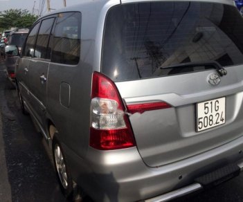 Toyota Innova 2013 - Cần bán gấp Toyota Innova năm sản xuất 2013, màu bạc