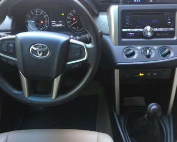 Toyota Innova   2.0 E MT  2016 - Cần bán gấp Toyota Innova 2.0 E MT đời 2017, màu bạc