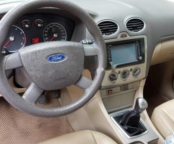 Ford Focus 1.8 MT 2009 - Cần bán Ford Focus 1.8 MT đời 2009 còn mới, giá chỉ 270 triệu
