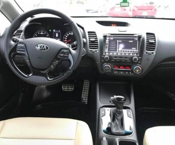 Kia Cerato Signature 1.6 AT 2017 - Cần bán lại xe Kia Cerato Signature 1.6 AT đời 2017, màu trắng