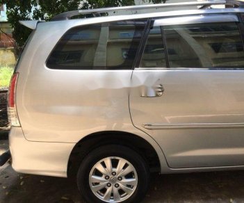 Toyota Innova 2009 - Bán ô tô Toyota Innova đời 2009, màu bạc, giá chỉ 400 triệu