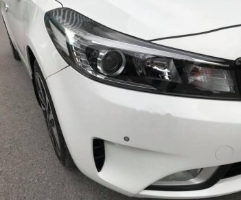 Kia Cerato Signature 1.6 AT 2017 - Cần bán lại xe Kia Cerato Signature 1.6 AT đời 2017, màu trắng