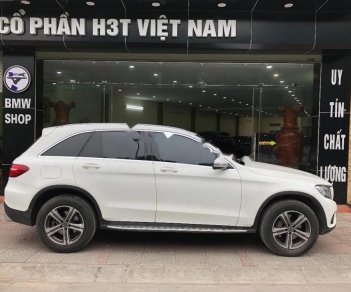 Mercedes-Benz GLC-Class   2017 - Cần bán Mercedes năm sản xuất 2017, màu trắng