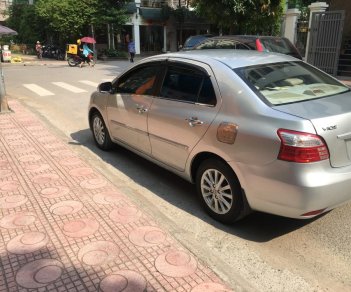 Toyota Vios E 2011 - Gia đình tôi bán xe Toyota Vios E màu bạc, sản xuất năm 2011, chính chủ từ đầu LH: 0912650208