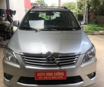 Toyota Innova 2.0E 2012 - Bán Toyota Innova 2.0E 2012, màu bạc