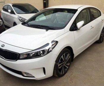 Kia Cerato 1.6 MT Base 2018 - Bán Kia Cerato 1.6 MT Base 2018, màu trắng giá cạnh tranh