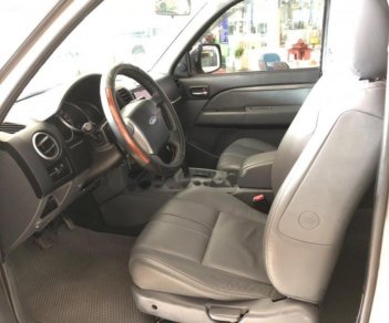 Ford Everest 2.5L 4x2 AT 2013 - Bán Ford Everest Limited năm sản xuất 2013