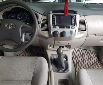 Toyota Innova   E 2.0MT 2014 - Bán xe Toyota Innova E 2.0 đời 2014 số sàn, giá tốt