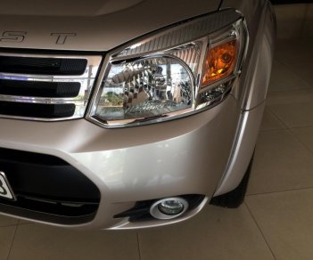 Ford Everest 2013 - Bán xe Everest số tự động máy dầu đăng ký 2014