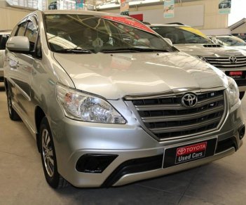 Toyota Innova E 2015 - Bán ô tô Toyota Innova E đời 2015, màu bạc