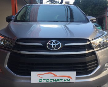 Toyota Innova   2.0 E MT  2016 - Cần bán gấp Toyota Innova 2.0 E MT đời 2017, màu bạc