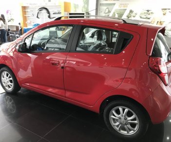 Chevrolet Spark LS 2018 - Bán xe Spark LS đời 2018, màu trắng, trả trước 40 triệu nhận xe, LH: 0947.458.202