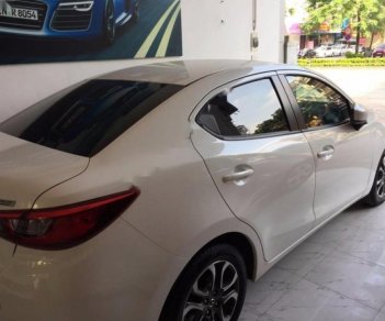 Mazda 2 AT 2016 - Cần bán lại xe Mazda 2 AT 2016, màu trắng