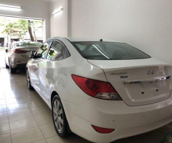 Hyundai Accent 2014 - Cần bán gấp Hyundai Accent đời 2014, màu trắng, nhập khẩu chính chủ