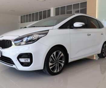 Kia Rondo 2.0 GATH 2017 - Bán xe Kia Rondo 2.0 GATH sản xuất năm 2017, màu trắng