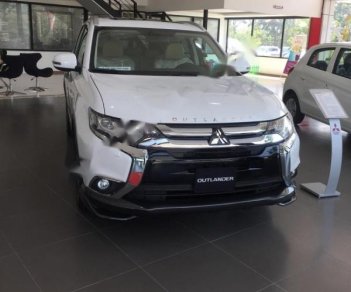 Mitsubishi Stavic 2.4 CVT Premium 2018 - Cần bán Mitsubishi Outlander 2.4 CVT Premium sản xuất năm 2018, màu trắng