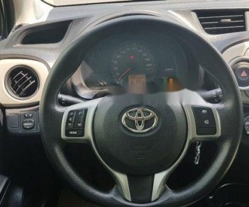 Toyota Yaris   2012 - Cần bán gấp Toyota Yaris sản xuất 2012, màu trắng, nhập khẩu Nhật Bản chính chủ