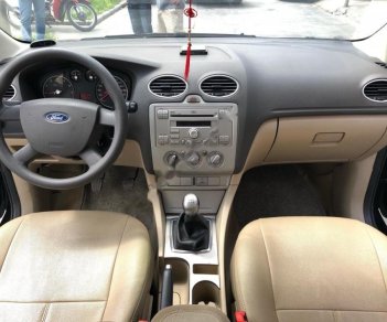 Ford Focus 2011 - Cần bán xe Ford Focus sản xuất 2011, màu đen như mới