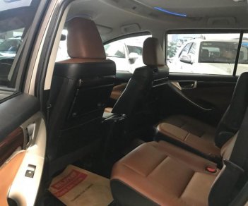 Toyota Innova 2.0V 2017 - Bán ô tô Toyota Innova 2.0V đời 2017, 890 triệu