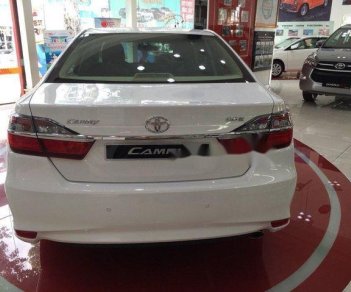 Toyota Camry   2.0E 2018 - Bán xe Toyota Camry 2.0E đời 2018, màu trắng, 960tr