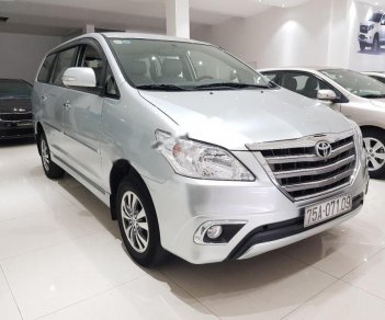 Toyota Innova 2.0V 2015 - Bán Toyota Innova 2.0V sản xuất 2015, màu bạc, 630tr