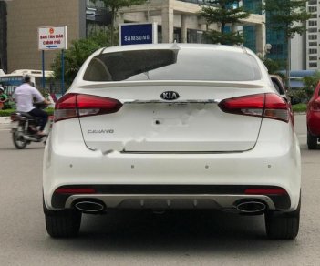 Kia Cerato 1.6AT 2017 - Cần bán gấp Kia Cerato 1.6AT đời 2017, màu trắng, giá chỉ 618 triệu