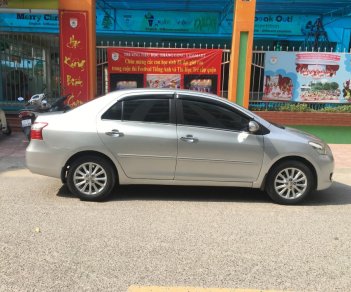 Toyota Vios E 2011 - Gia đình tôi bán xe Toyota Vios E màu bạc, sản xuất năm 2011, chính chủ từ đầu LH: 0912650208