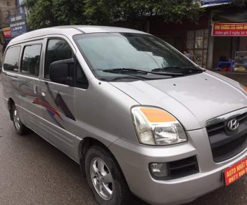 Hyundai Starex 2005 - Bán Starex 6 chỗ, 800 kg đời 2005, máy cơ, số tự động, máy êm ngon, nội thất đẹp