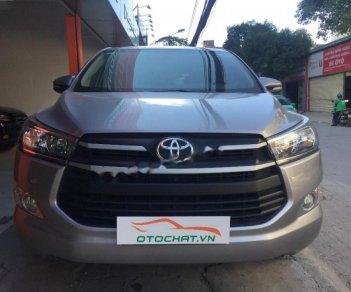 Toyota Innova 2016 - Bán ô tô Toyota Innova năm sản xuất 2016, màu bạc, giá chỉ 695 triệu