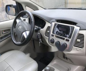 Toyota Innova 2015 - Cần bán Toyota Innova năm sản xuất 2015, màu bạc