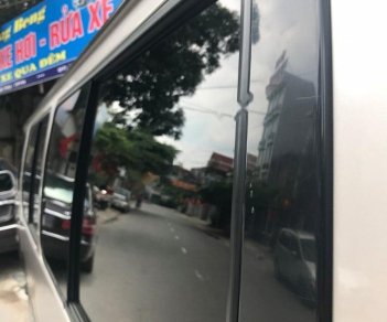 Toyota Hiace 2005 - Cần bán xe Toyota Hiace năm sản xuất 2005, màu bạc, nhập khẩu nguyên chiếc