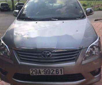 Toyota Innova   2.0E 2012 - Bán Toyota Innova 2.0E sản xuất 2012, màu xám, 510 triệu