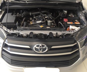 Toyota Innova E 2016 - Cần bán Toyota Innova E 2016 số sàn, máy xăng, xin liên hệ trực tiếp