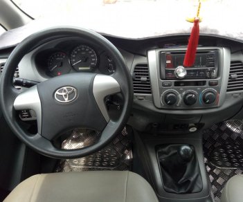 Toyota Innova 2013 - Bán ô tô Toyota Innova đời 2014, màu bạc, cá nhân