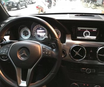 Mercedes-Benz GLK Class GLK300 4 Matic 2012 - Cần bán xe Mercedes GLK300 4 Matic sản xuất năm 2012, màu trắng, nhập khẩu nguyên chiếc