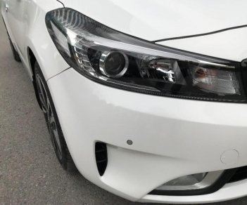 Kia Cerato 1.6AT 2017 - Cần bán gấp Kia Cerato 1.6AT đời 2017, màu trắng, giá chỉ 618 triệu