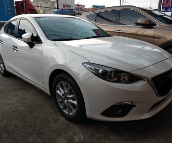 Mazda 3 1.5AT Sedan 2016 - Cần bán xe Mazda 3 Sedan 2016 màu trắng cực đẹp